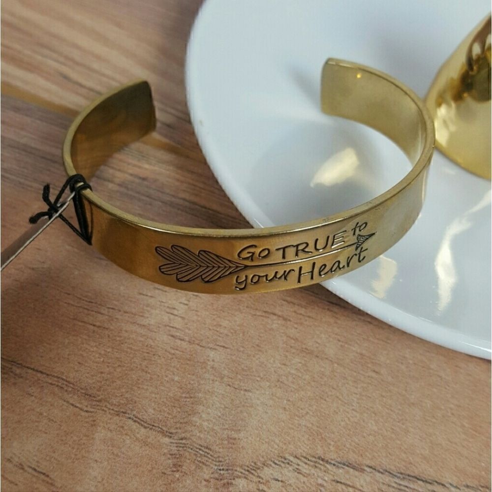 NWT Bracelet " GO TRUE TO YOUR HEART" Fashion Jewelry